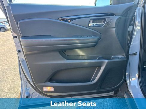 Used 2024 Honda Ridgeline Black Edition image 14