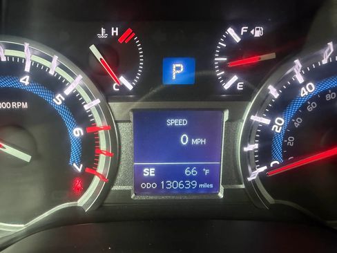 Used 2017 Toyota 4Runner Limited AWD/4WD image 9