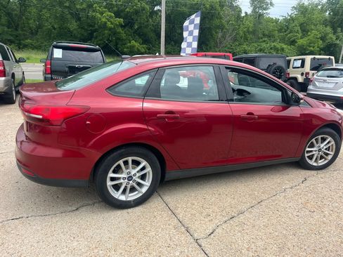 Used 2017 Ford Focus SE FWD image 7