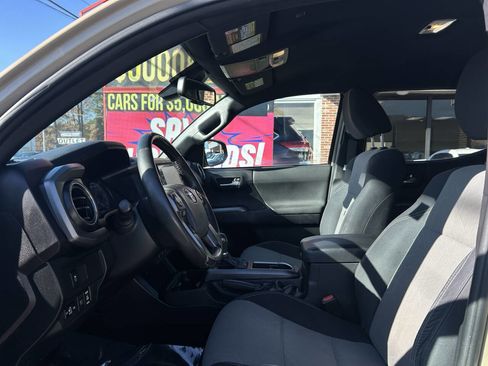 Used 2020 Toyota Tacoma 4x4 Double Cab image 9