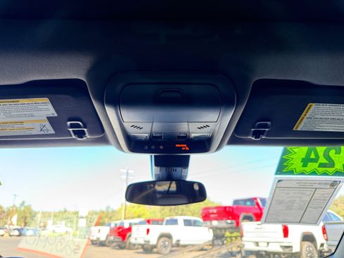 Used 2024 Chevrolet Equinox RS FWD image 22