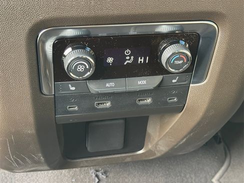 New 2026 Chevrolet Suburban Z71 w/ Z71 Off-Road Package image 19