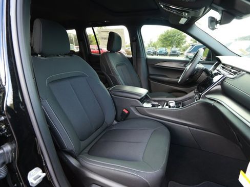New 2025 Jeep Grand Cherokee Laredo X RWD image 29