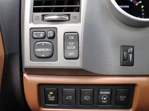 Used 2012 Toyota Sequoia Platinum AWD/4WD image 62