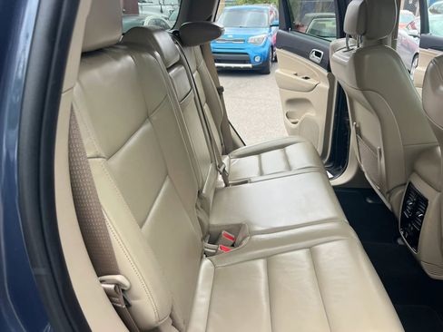 Used 2019 Jeep Grand Cherokee Limited AWD/4WD image 25