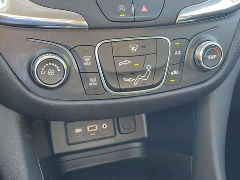 Certified 2023 Chevrolet Equinox LT FWD image 18