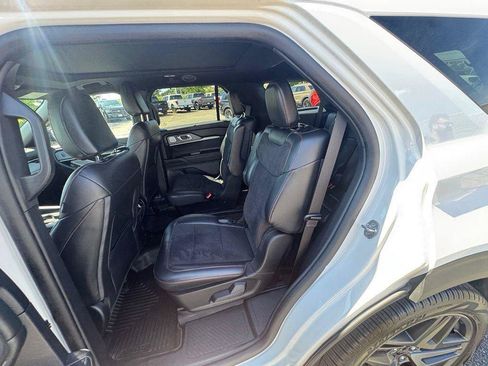 Certified 2025 Ford Explorer ST AWD/4WD image 12