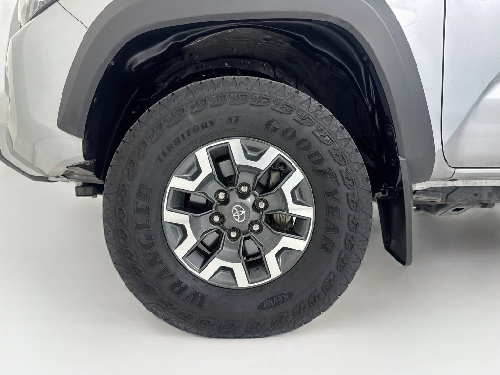 Used 2023 Toyota Tacoma TRD Off-Road w/ Technology Package AWD/4WD image 28