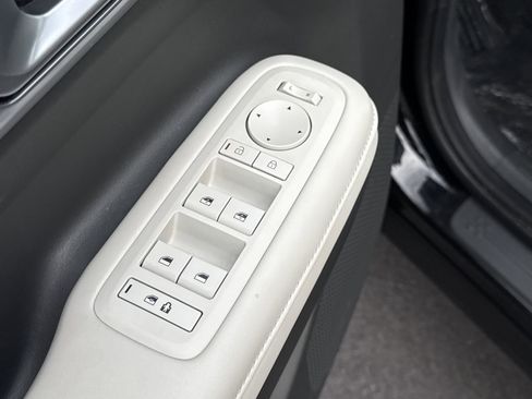 Used 2025 Hyundai Santa Fe SEL image 17