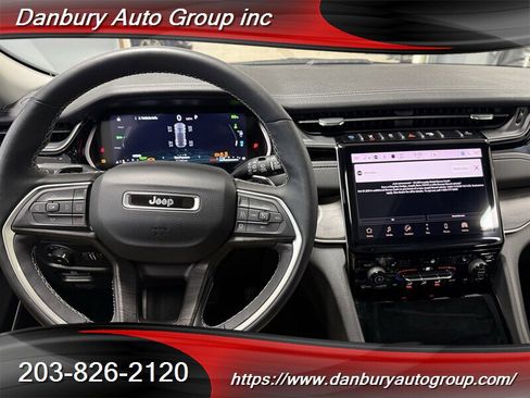 Used 2023 Jeep Grand Cherokee 4WD 4xe image 9