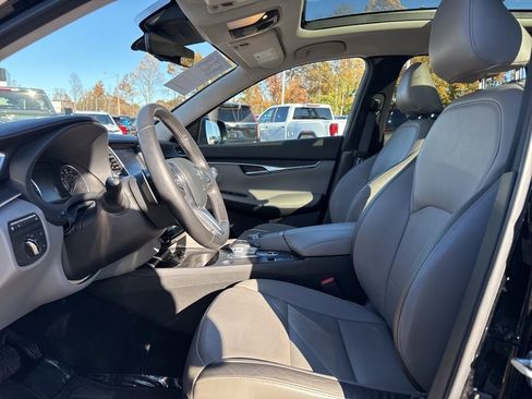 Used 2024 INFINITI QX50 Luxe image 9
