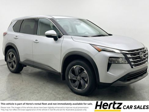 Used 2025 Nissan Rogue SV image 1