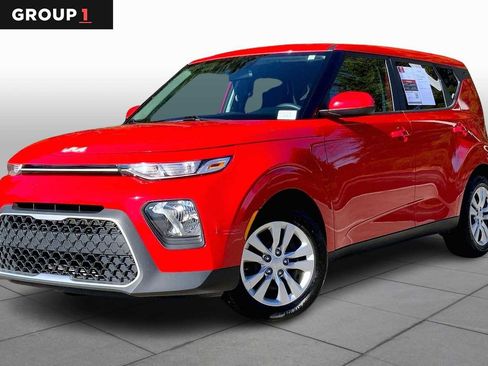 Used 2022 Kia Soul LX image 1