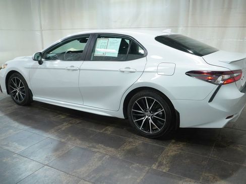 Used 2023 Toyota Camry SE w/ Convenience Package FWD image 8