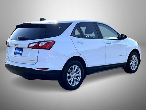 Used 2021 Chevrolet Equinox LS w/ LS Convenience Package FWD image 5