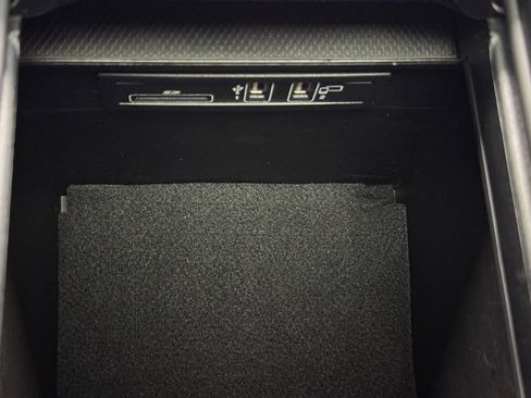 Used 2021 Mercedes-Benz G 550 G 550 w/ Exclusive Interior Package image 36