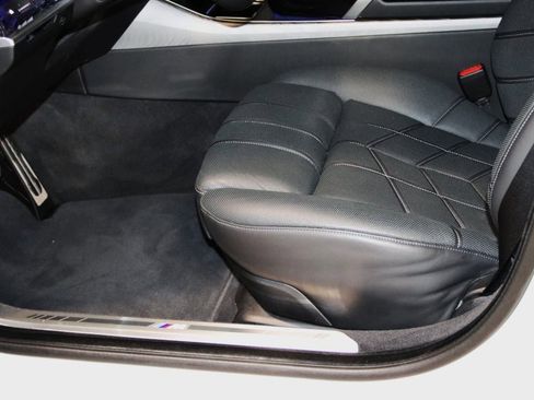 Used 2023 BMW 760i xDrive image 14