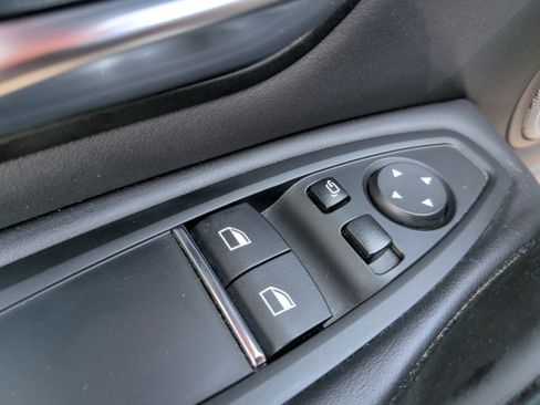 Used 2018 BMW M4 Coupe w/ Competition Package RWD image 30
