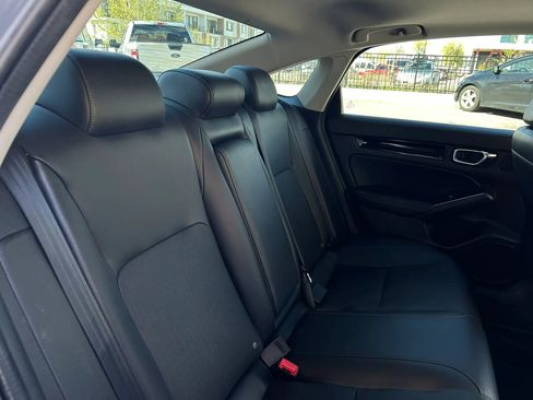 Used 2022 Honda Civic Touring image 8