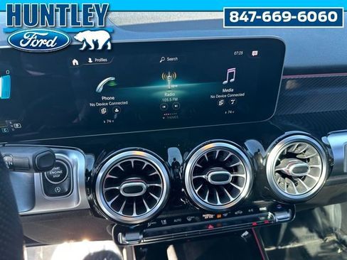 Used 2021 Mercedes-Benz GLB 35 AMG 4MATIC image 26