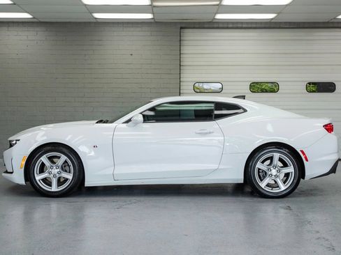 Used 2023 Chevrolet Camaro LT RWD image 4