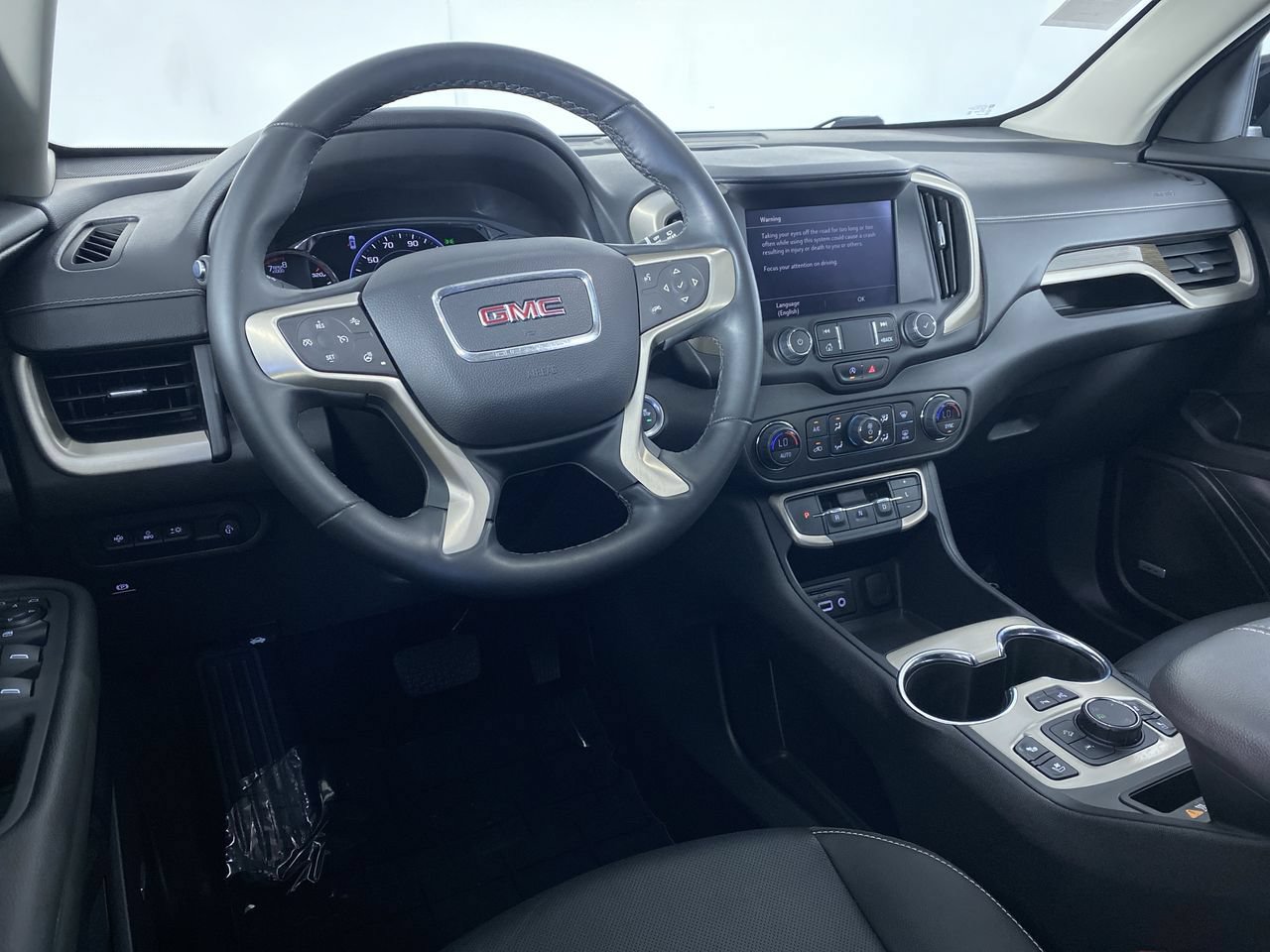 Used 2024 GMC Terrain Denali w/ Black Diamond Edition AWD/4WD image 2