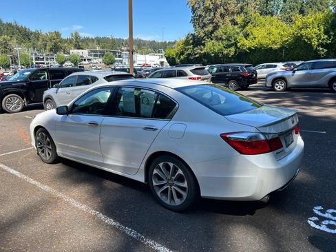Used 2015 Honda Accord Sport image 9