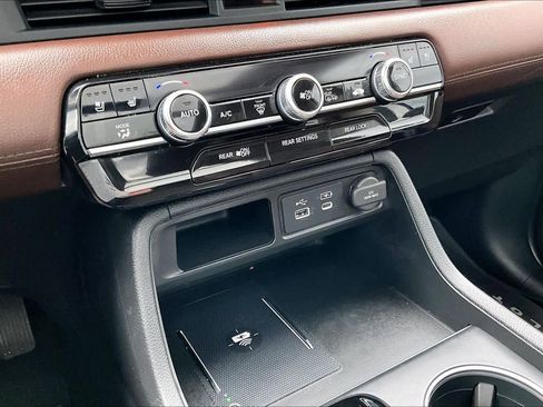 Used 2023 Honda Pilot Elite image 32