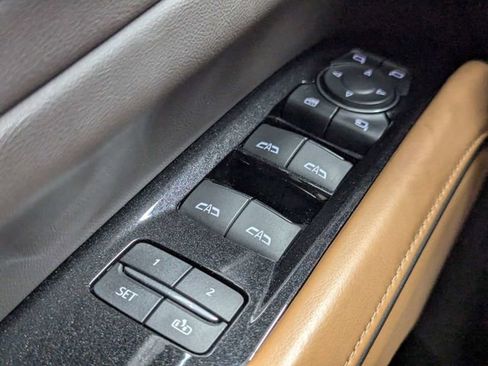 Used 2021 Cadillac Escalade ESV Sport w/ Driver Assist Tech Package RWD image 20