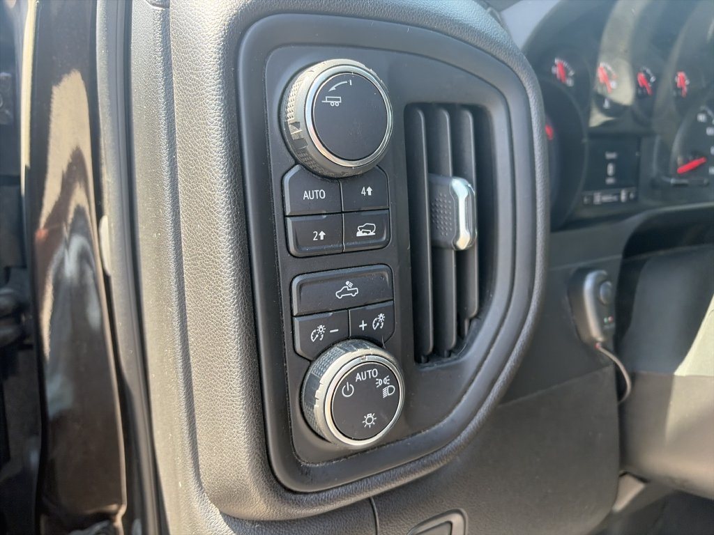 Used 2020 Chevrolet Silverado 1500 Custom w/ Custom Value Package AWD/4WD image 19