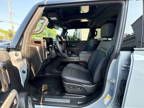 Used 2025 GMC Hummer EV 2X AWD/4WD image 15