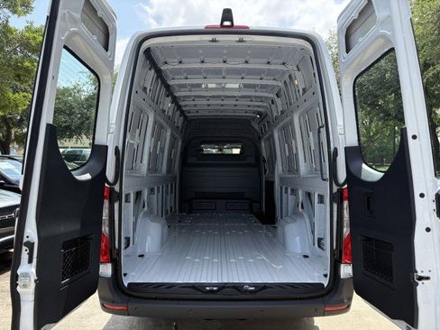 New 2026 Mercedes-Benz Sprinter 2500 image 22