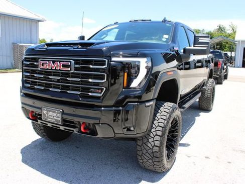 Used 2025 GMC Sierra 2500 AT4 w/ AT4 Premium Plus Package AWD/4WD image 3