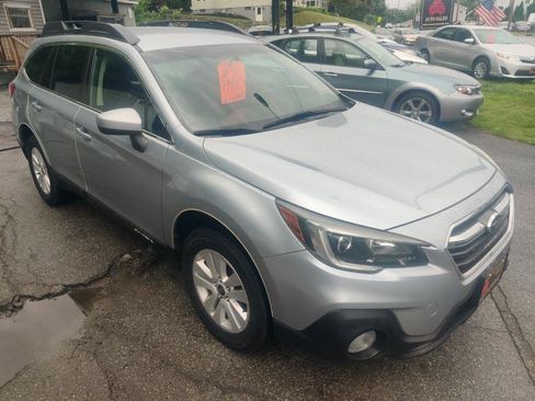 Used 2018 Subaru Outback 2.5i Premium AWD/4WD image 8