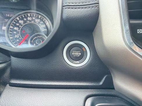 Used 2019 RAM 1500 Laramie AWD/4WD image 25