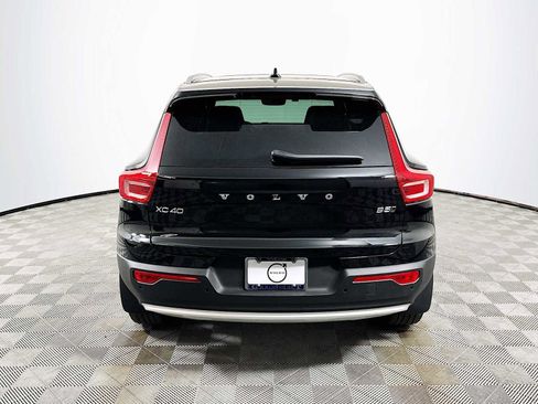 Used 2025 Volvo XC40 B5 Core w/ Climate Package image 6