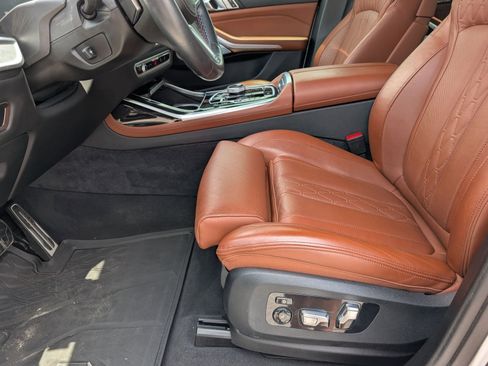 Used 2025 BMW X7 M60i AWD/4WD image 15