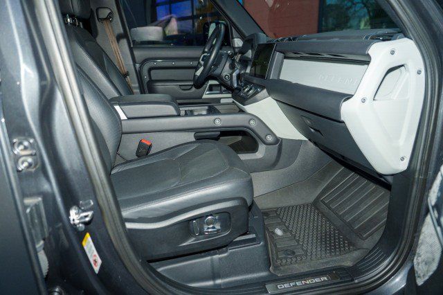 Used 2023 Land Rover Defender 130 X-Dynamic SE AWD/4WD image 27