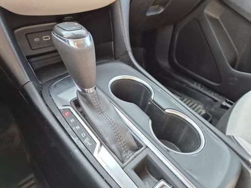 Used 2019 Chevrolet Equinox LS w/ LPO, Cargo Package FWD image 18