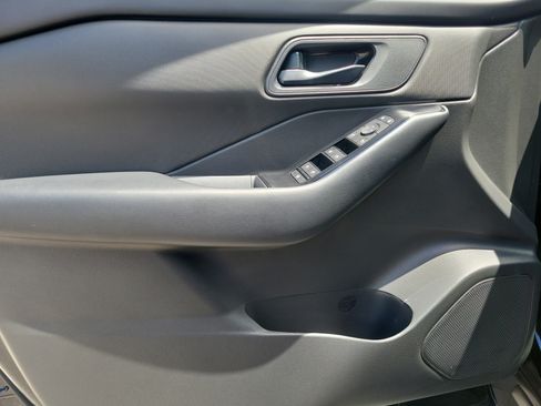 Certified 2025 Nissan Rogue S FWD image 13