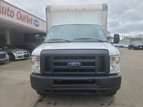 Used 2018 Ford E-350 and Econoline 350 Super Duty image 3