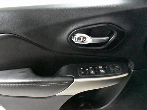 Used 2021 Jeep Cherokee Latitude Lux 80th Anniv w/ Quick Order Package 26U 80TH image 19