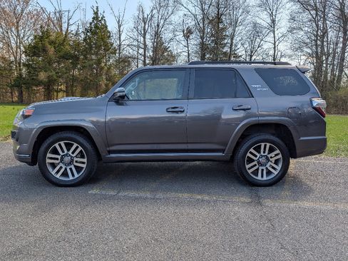 Used 2022 Toyota 4Runner TRD Sport w/ Technology Package AWD/4WD image 9