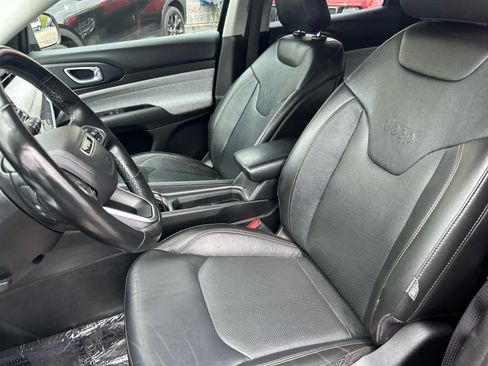 Used 2022 Jeep Compass Latitude w/ Sun and Sound Group AWD/4WD image 13