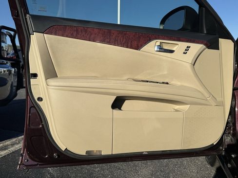Used 2011 Toyota Avalon image 12