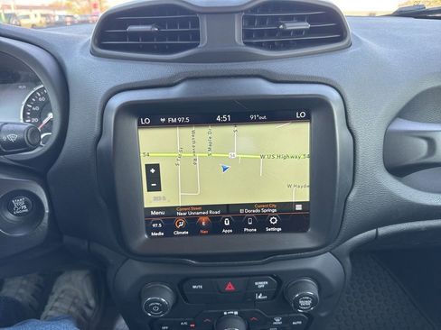 Used 2022 Jeep Renegade Latitude AWD/4WD image 25