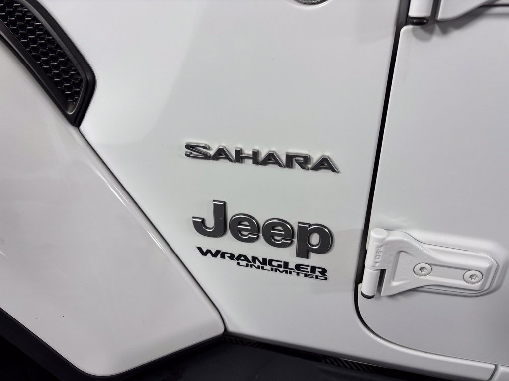 Used 2019 Jeep Wrangler Unlimited Sahara AWD/4WD image 3
