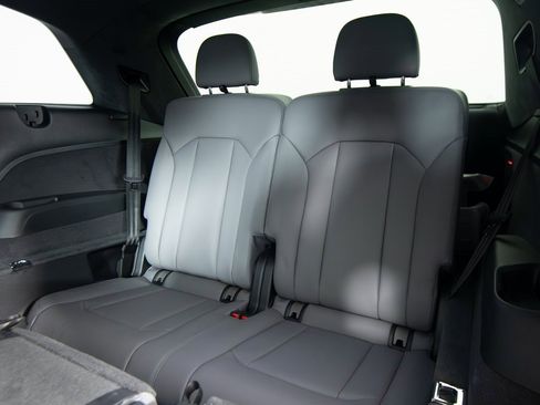 Used 2025 Audi SQ7 Prestige image 38