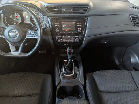 Used 2017 Nissan Rogue SV AWD/4WD image 34