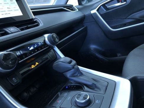 Used 2025 Toyota RAV4 XLE image 29